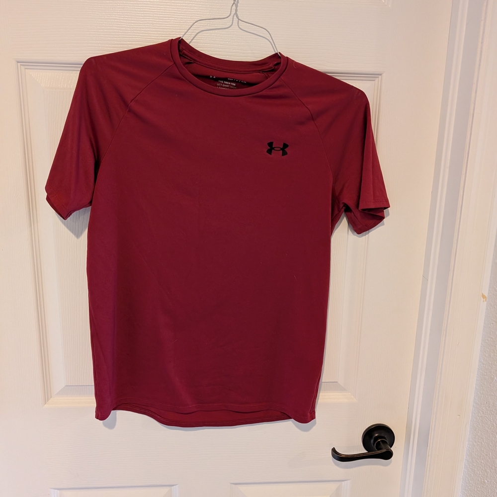 Under Armour Men's Burgundy Short Sleeve Tee